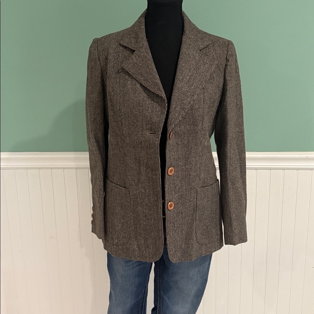 Vintage Classic Brown Blazer with Wooden Buttons -excellent condition